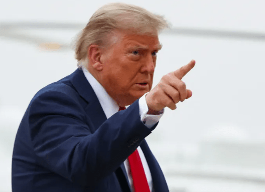 粤友钱配资 共和党成员投下反对票，特朗普怒了：你犯了严重错误，我要换掉你！