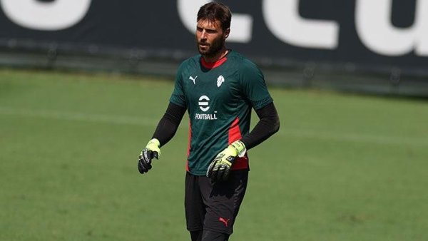 稳赢配资 官方：米兰门将斯波尔蒂耶洛离队，并回归亚特兰大