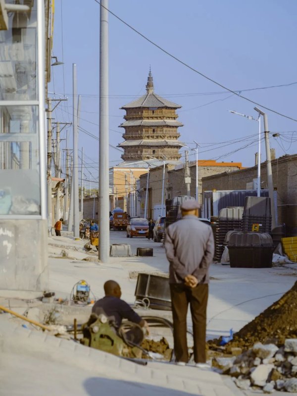 五五策略 中国95后, 爱上逛墓园